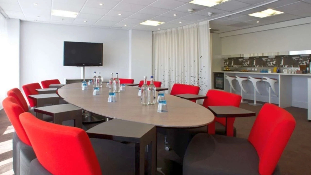 Novotel London West